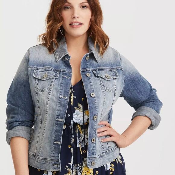 Torrid Faded Distressed Stretch Denim Jacket 4X - Picture 2 of 9